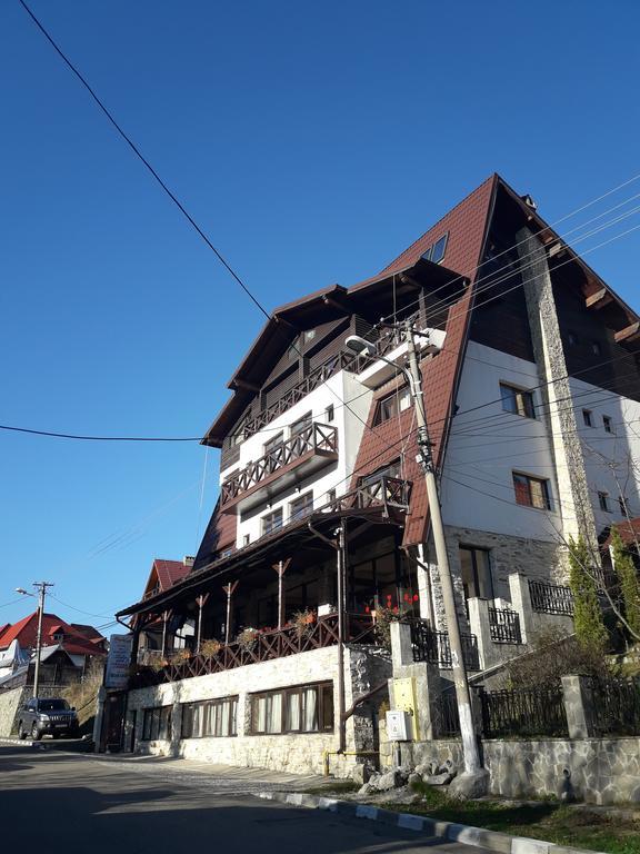 Hotel Magic Club Buşteni Exteriér fotografie