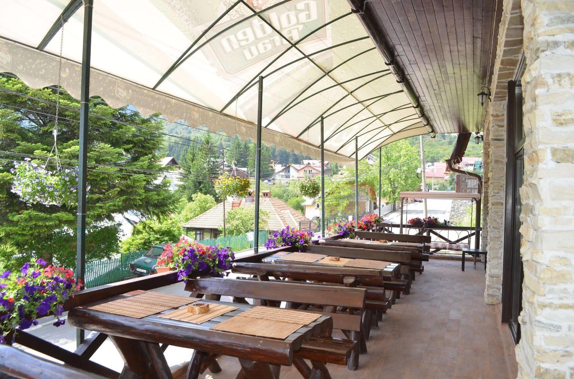 Hotel Magic Club Buşteni Exteriér fotografie